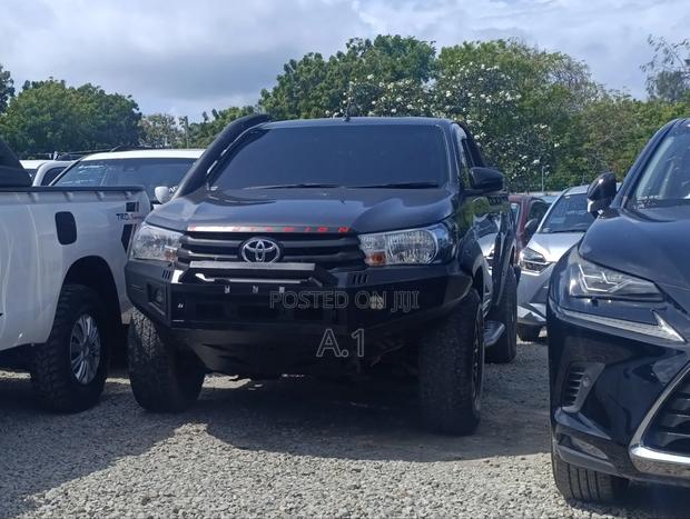 Toyota Hilux 2019 Gray