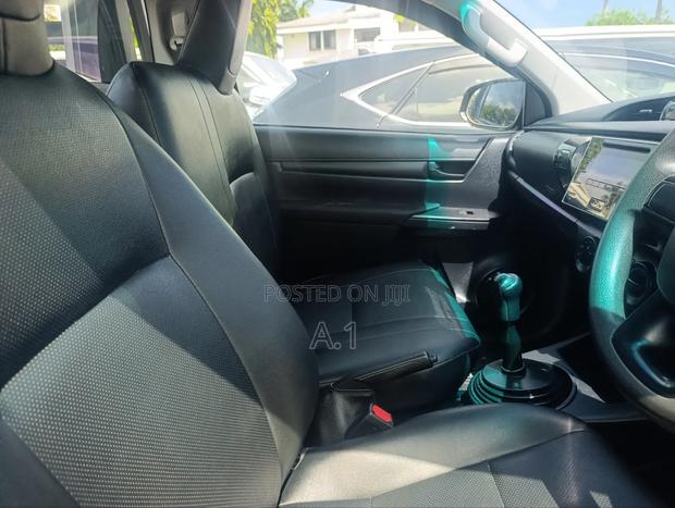 Toyota Hilux 2019 Gray