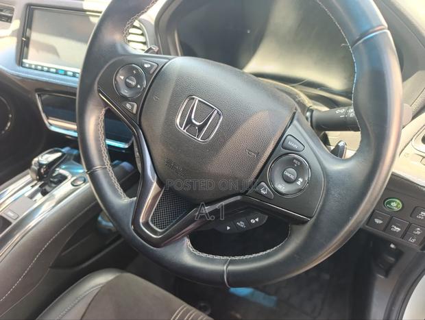 Honda Vezel 2019 White