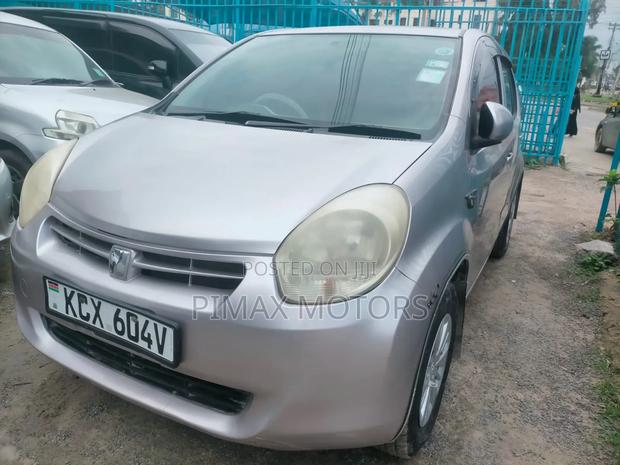 Toyota Passo 2012 Silver