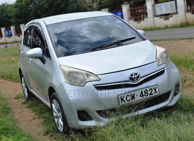 Toyota Ractis 2012 Silver