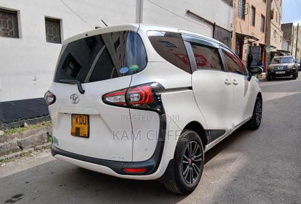 Toyota Sienta 2020 White