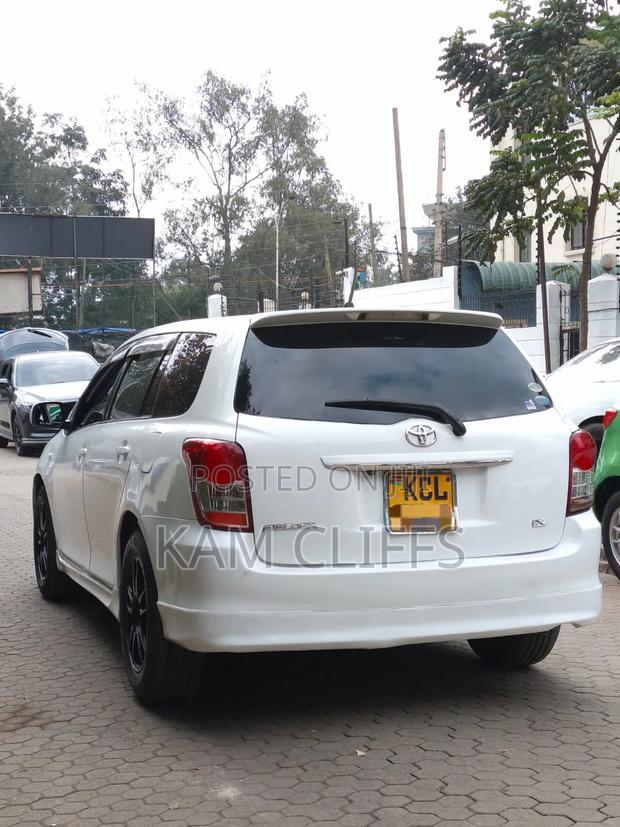 Toyota Corolla Fielder 2010 Off white