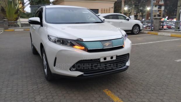Toyota Harrier 2018 White