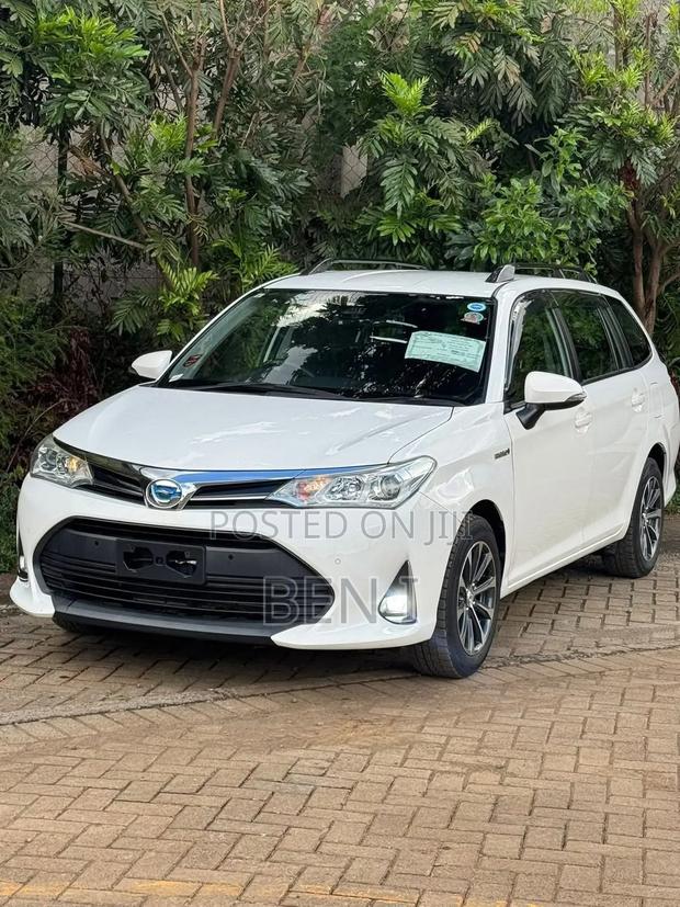 Toyota Corolla Fielder 2018 White