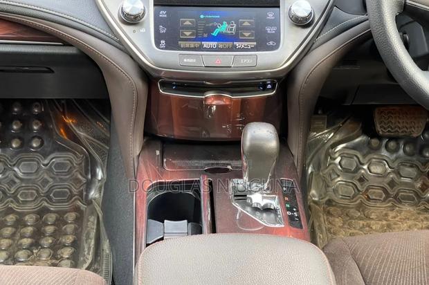 Toyota Crown 2013 Silver