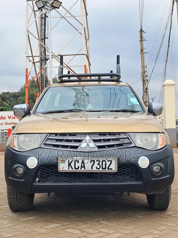Mitsubishi L200 2012