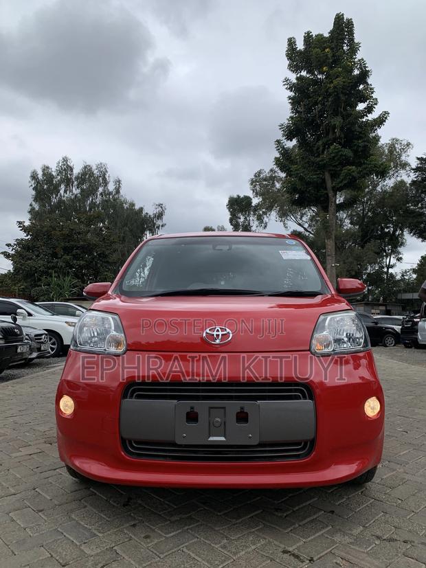Toyota Porte 2019 Red