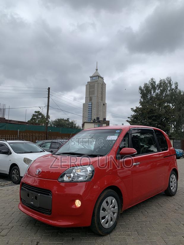 Toyota Porte 2019 Red