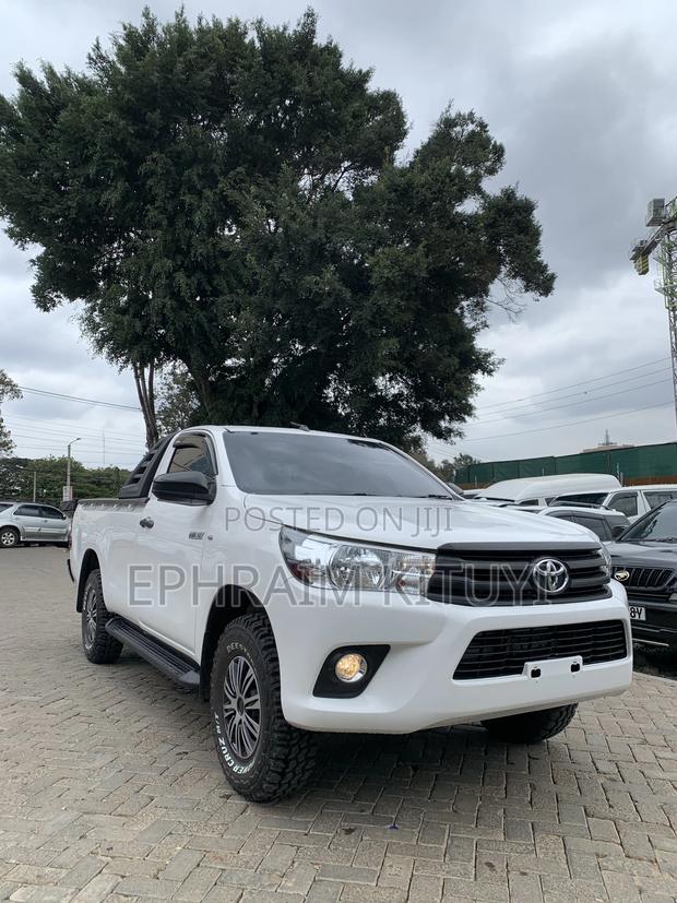 Toyota Hilux 2019 White