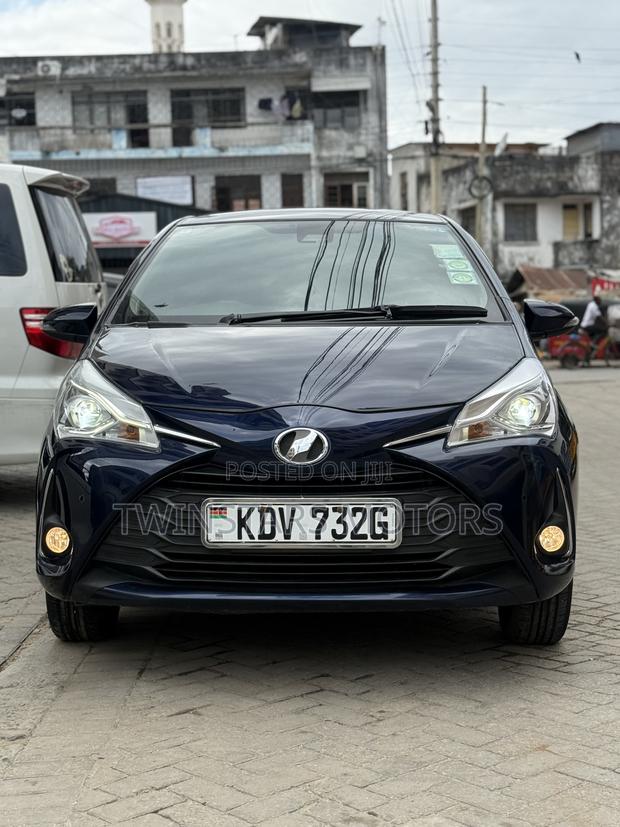 Toyota Vitz 1.3 FWD 5dr 2019 Blue