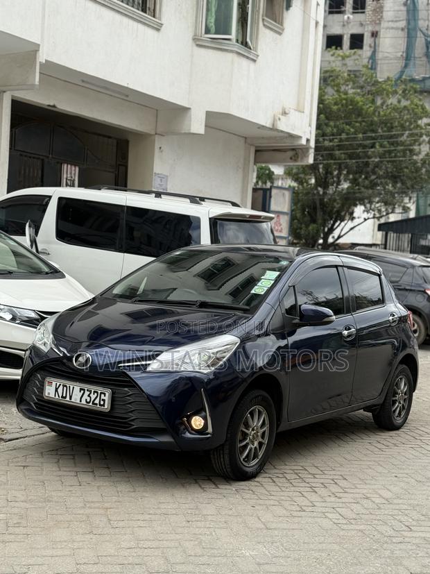 Toyota Vitz 1.3 FWD 5dr 2019 Blue