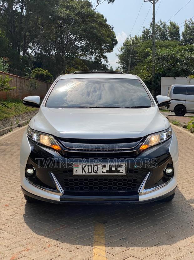 Toyota Harrier 2.0 4WD 2017 White