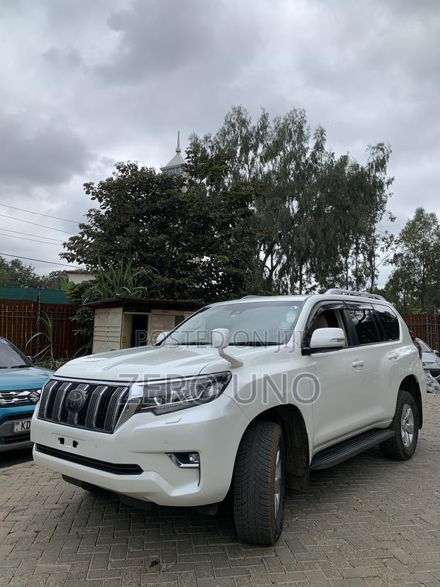 Toyota Land Cruiser Prado 2017 White