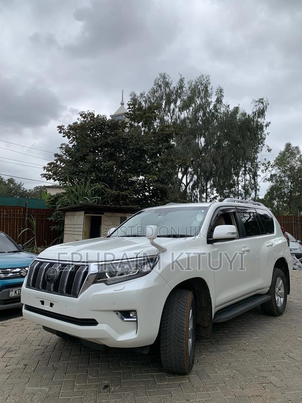 Toyota Land Cruiser Prado 2017 White