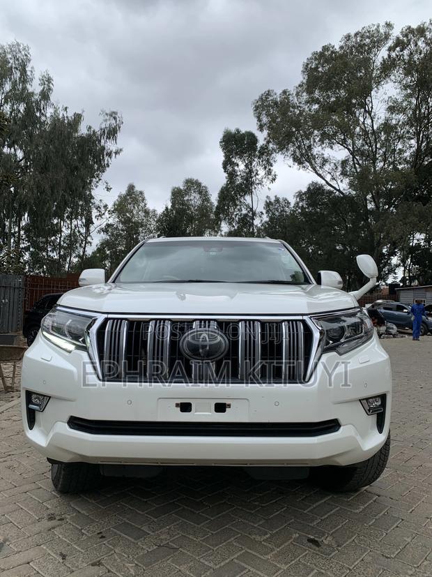 Toyota Land Cruiser Prado 2017 White