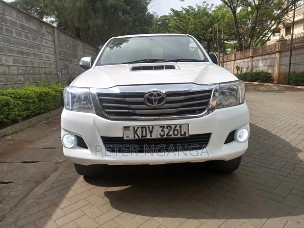 Toyota Hilux 2015 White