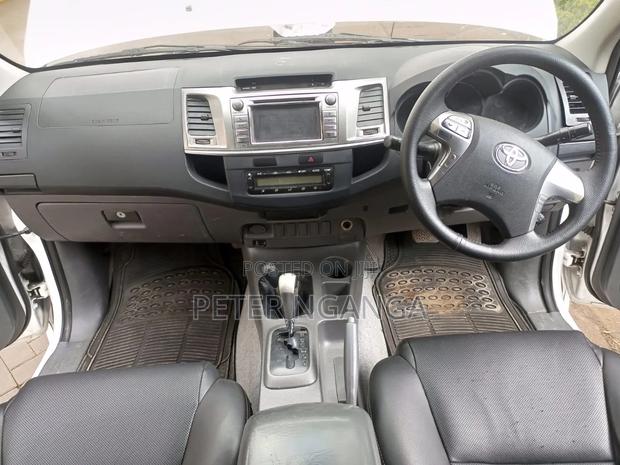 Toyota Hilux 2015 White