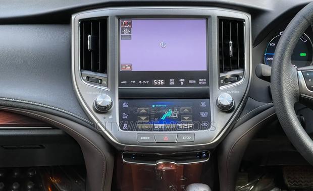 Toyota Crown 2013 White