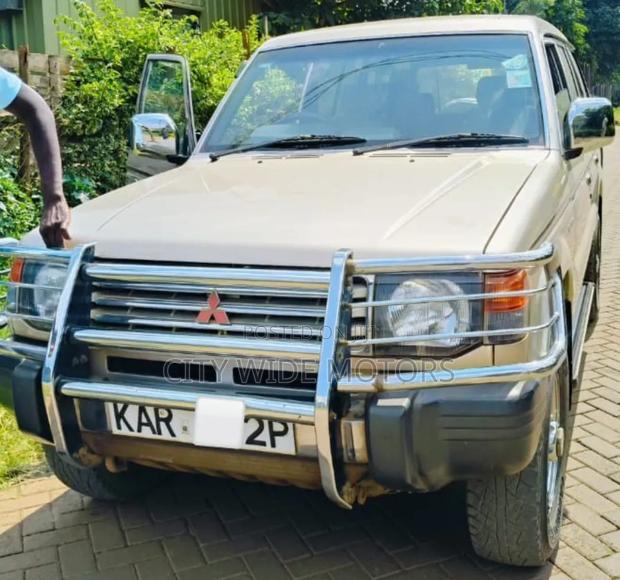 Mitsubishi Pajero 2003 Silver