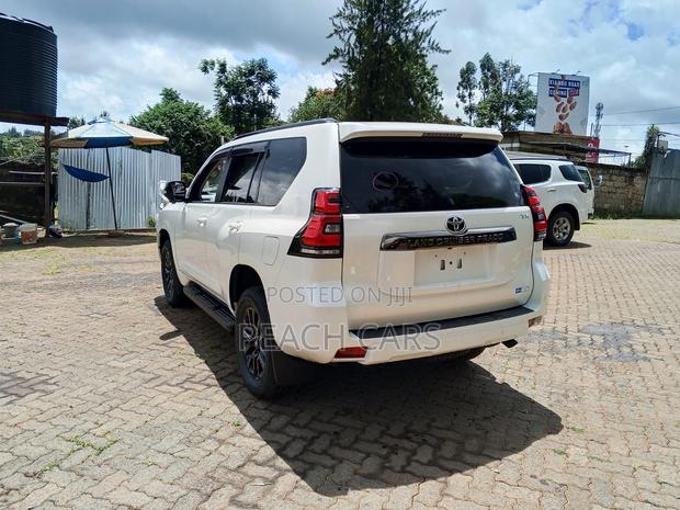Toyota Land Cruiser Prado 2021 White