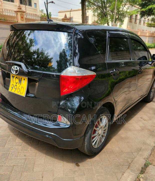 Toyota Ractis 2012 Black