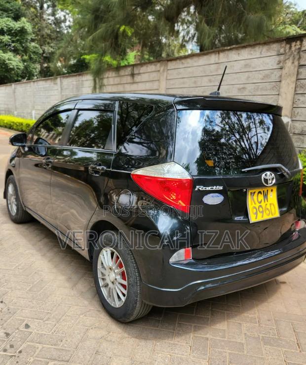 Toyota Ractis 2012 Black