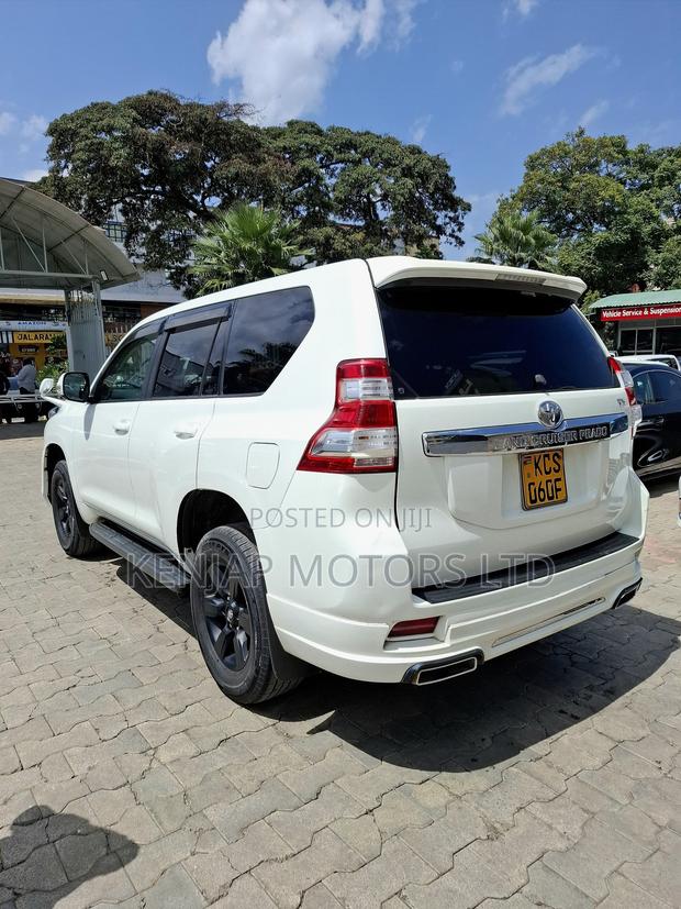 Toyota Land Cruiser Prado 2.7 i 2011 White