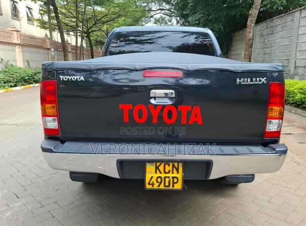 Toyota Hilux 2011