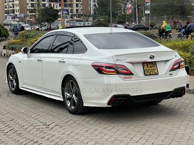 Toyota Crown 2020 White
