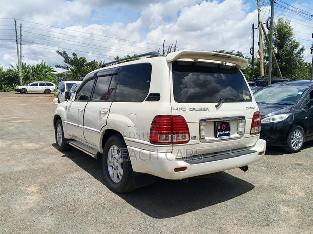 Toyota Land Cruiser 2005 White