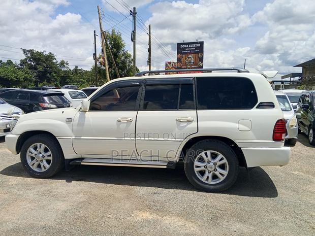 Toyota Land Cruiser 2005 White