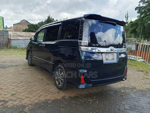 Toyota Voxy 2018 Blue