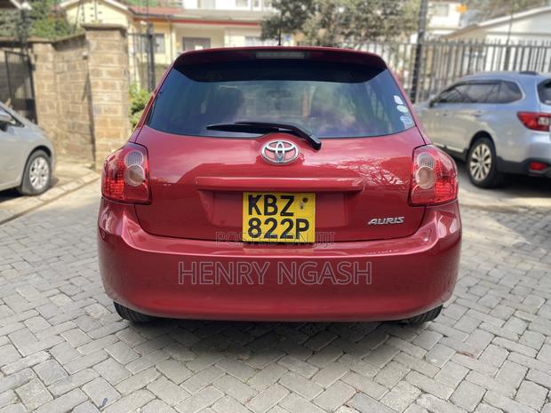 Toyota Auris 2007 Red
