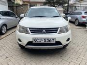 Mitsubishi Outlander 2010 White for sale