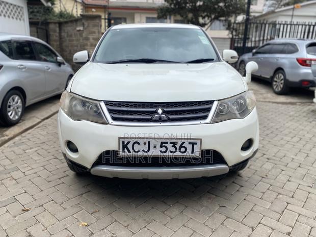 Mitsubishi Outlander 2010 White