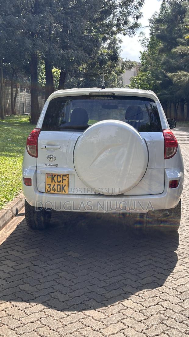 Toyota RAV4 2009 White