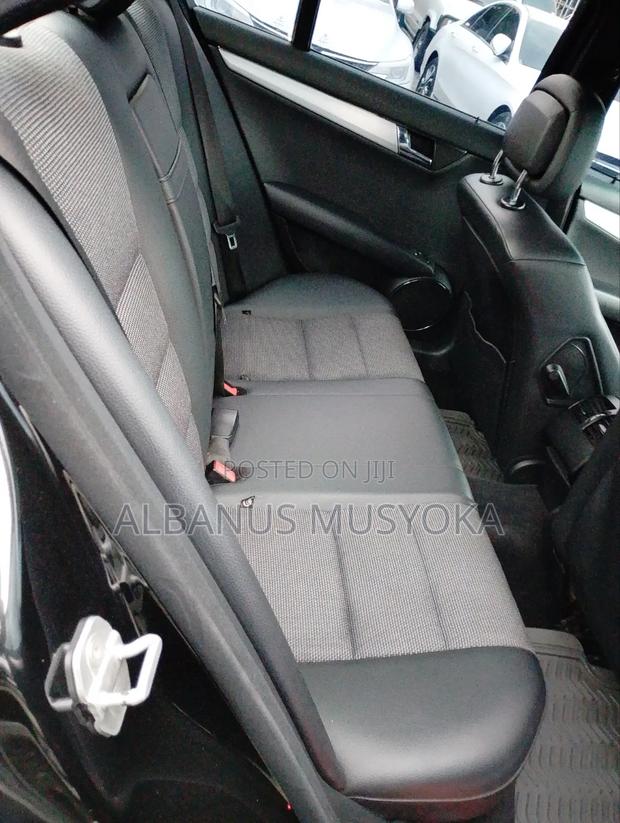 Mercedes-Benz C200 2009 Black