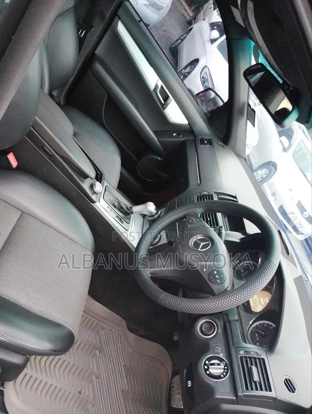 Mercedes-Benz C200 2009 Black