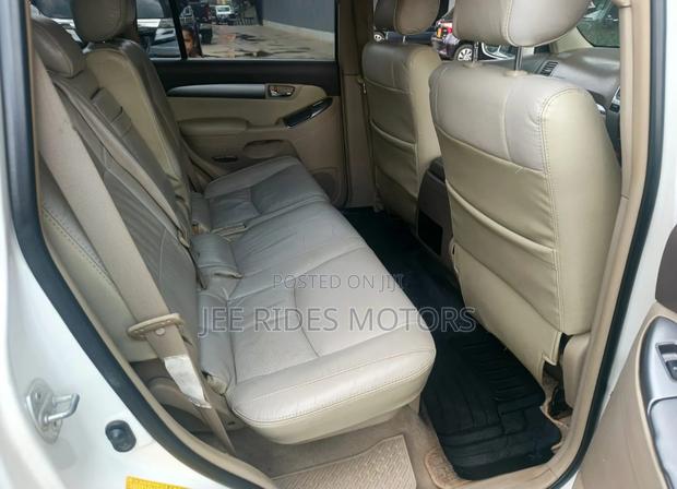 Toyota Land Cruiser Prado 2009 White