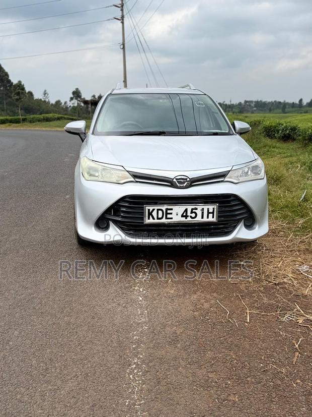 Toyota Corolla Fielder 2016 Silver
