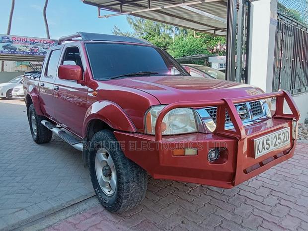 Nissan Hardbody 2007 Red