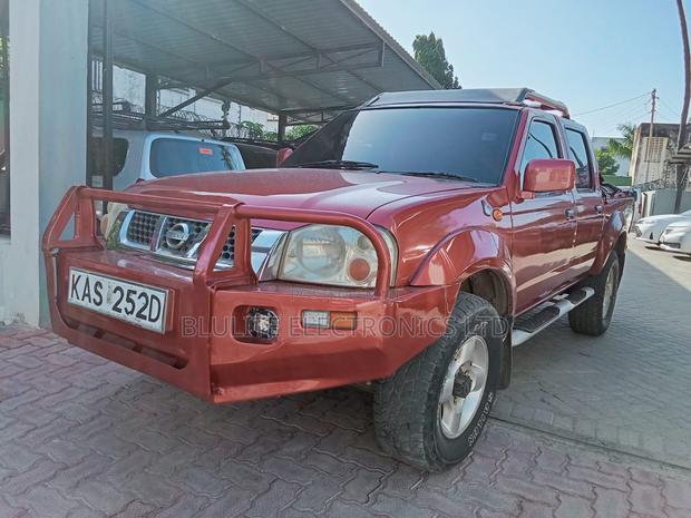 Nissan Hardbody 2007 Red