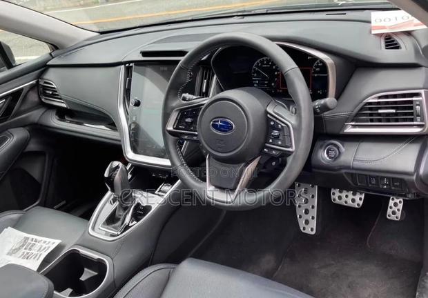 Subaru Outback 2022 Black