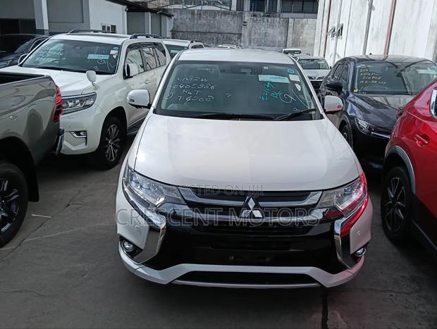 Mitsubishi Outlander 2019 Pearl