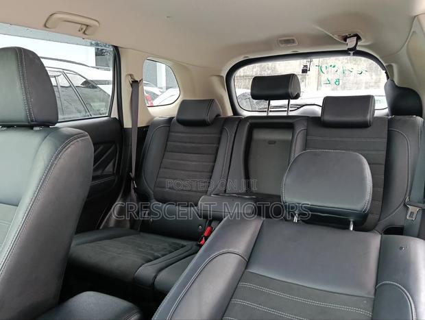 Mitsubishi Outlander 2019 Pearl