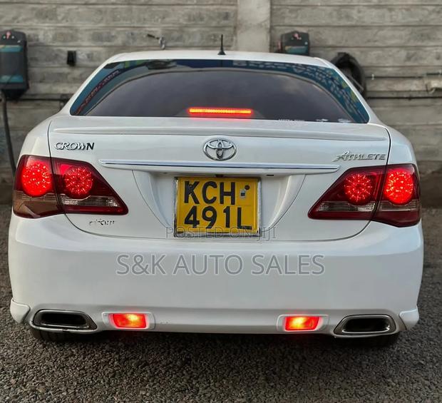 Toyota Crown 2009 White