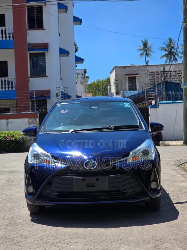 Toyota Vitz 2018 Blue