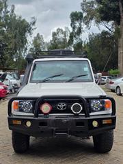 Toyota Land Cruiser 2011 White for sale