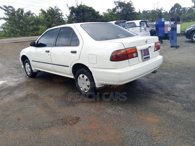 Nissan Sunny 1997 White